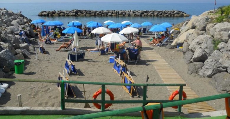 Lido balneare a Salerno copyright2018.sevensalerno