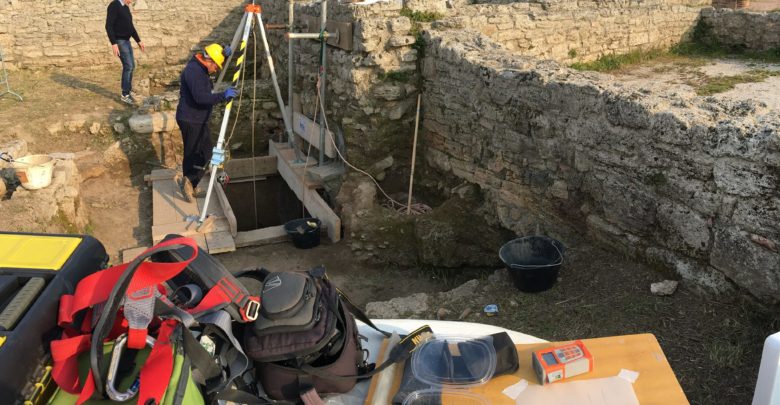 Paestum: riprende lo scavo della casa greca, dietro al Tempio di Nettuno