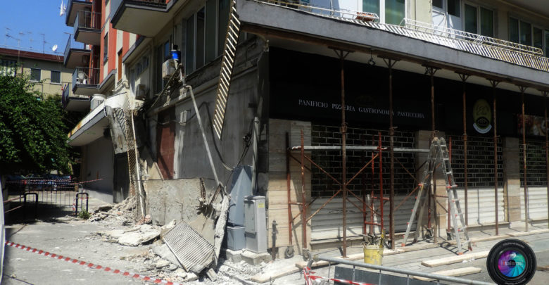 Salerno, Crollo Balcone via Russo- Fotoreporter G.Gambardella -L'Occhio nei Quartieri