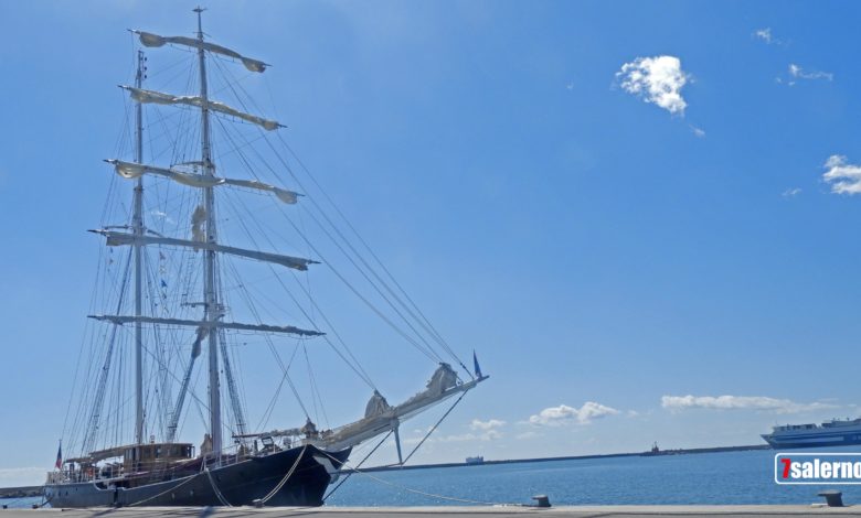 Nave Amerigo Vespucci