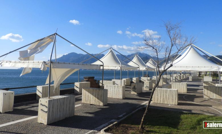 Gazebo in stato di abbandono a Salerno, Lungomare Marconi-Fotoreporter G.Gambardella per Sevensalerno-copyright2020.sevensalerno