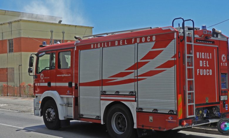 Salerno, Incendio Ex Ostello Gioventù-Fotoreporter G.Gambardella per Sevensalerno