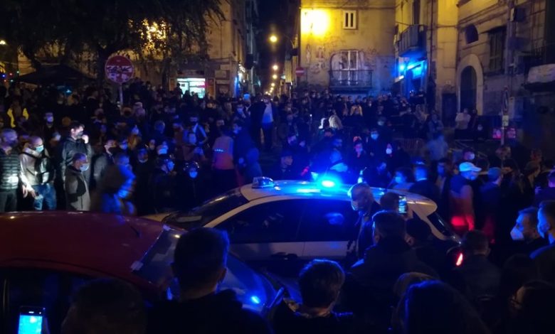 napoli-proteste-per-coprifuoco-covid-19 (agi)